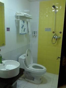 Tiandi Renhe Hotel Jinan Exterior photo